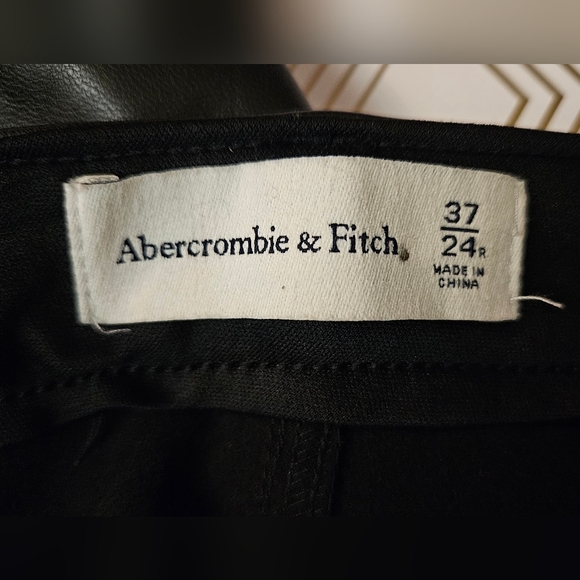 Abercrombie Vegan Leather Relaxed Fit Pants Plus Size 37 - Picture 9 of 10